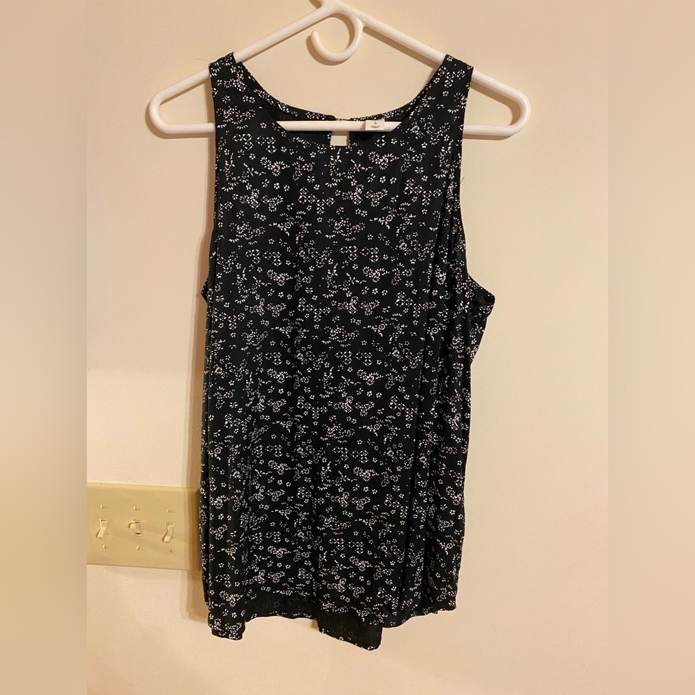 Ladies old navy top